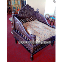 traditional carved sofa 0012 - Image 9