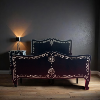 Bone inlay bed - Image 1