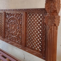 Canopy Bed with solid pillar - Image 2